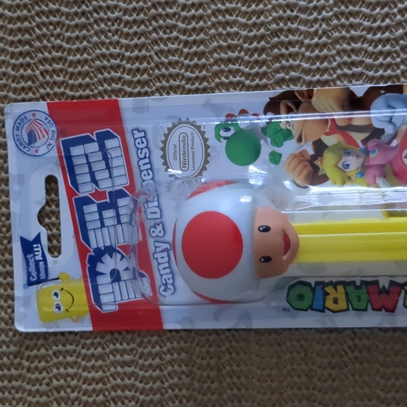 Pez dispenser w/ candy "Toad" super Mario New - Picture 4 of 4